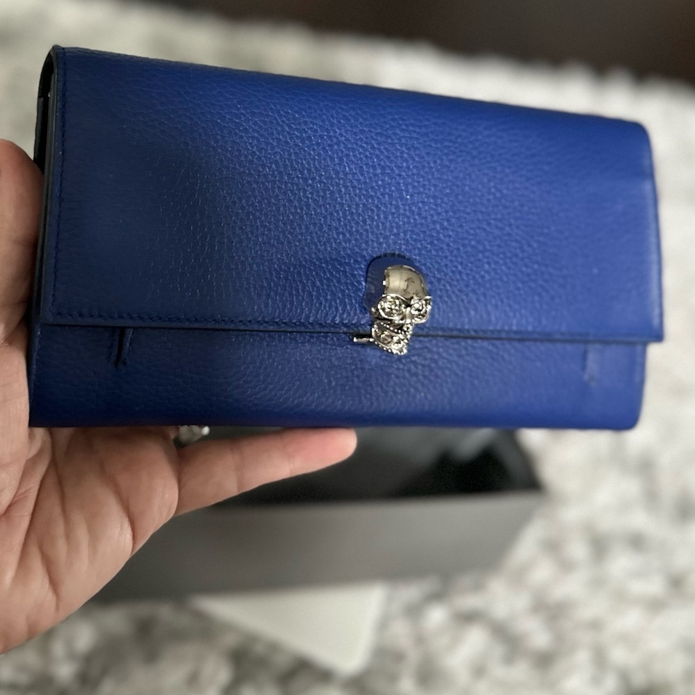 Alexander McQueen Skull Wallet on Chain Blue Leather Silver Hardware NWT - Picture 8 of 16